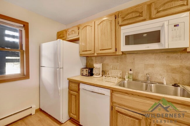 Building Photo - Bright and Welcoming Fully Furnished 2 Bedroom/2Bath Condo In Wildernest- All Utilities included