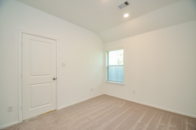 Building Photo - 1105 Breech Dr
