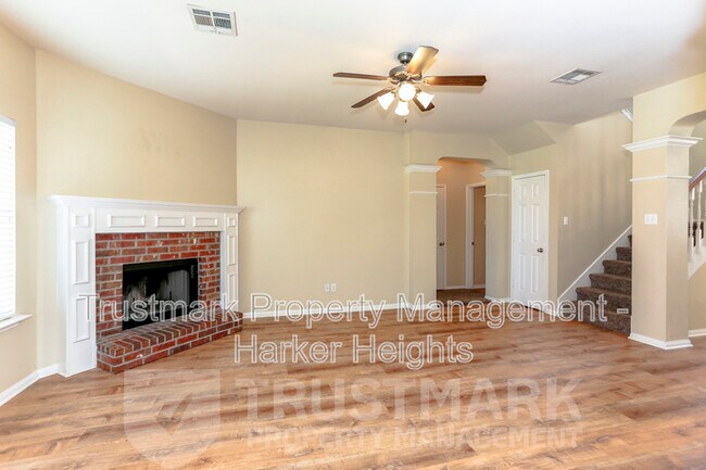 Building Photo - 212 Crowfoot Dr