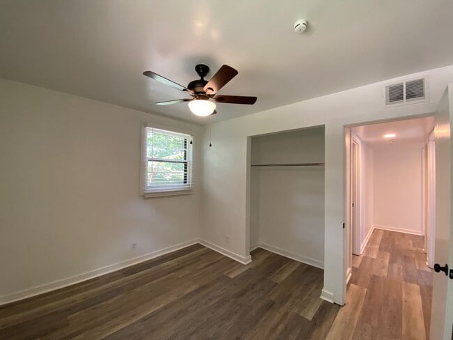 Building Photo - 3/1 Brick Home in East Nashville Available...