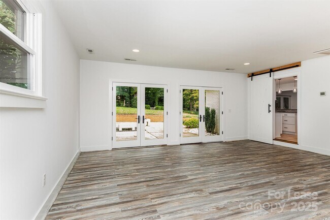 Building Photo - 6334 Fair Valley Dr