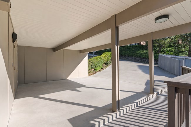 Building Photo - 16 Echo Ln