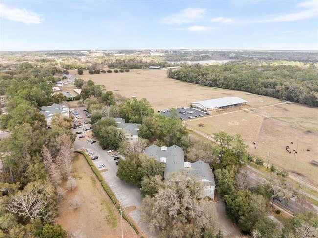 Building Photo - 4000 SW 23rd St