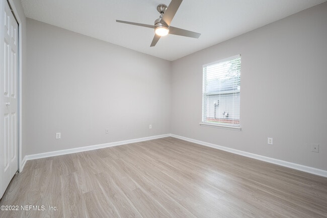 Building Photo - 171 Elmwood Dr