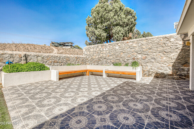 Building Photo - 6205 Brisa Del Mar Dr