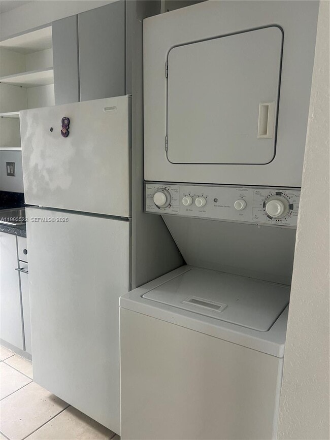 Building Photo - 3680 Oak Ave