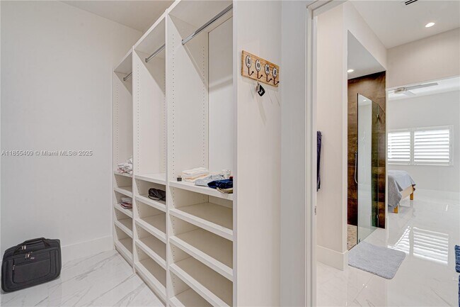 Building Photo - 2521 SW 105th Ave