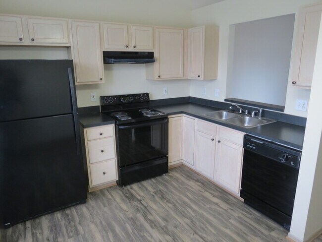 Building Photo - 857 Radbourne Dr