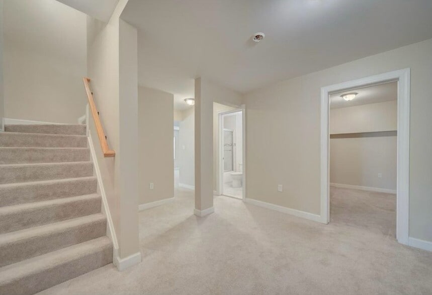 Building Photo - 18413 Cedar Dr