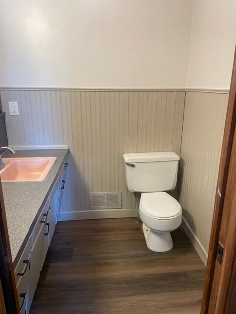 Half Bath - 4806 W Ridge Rd