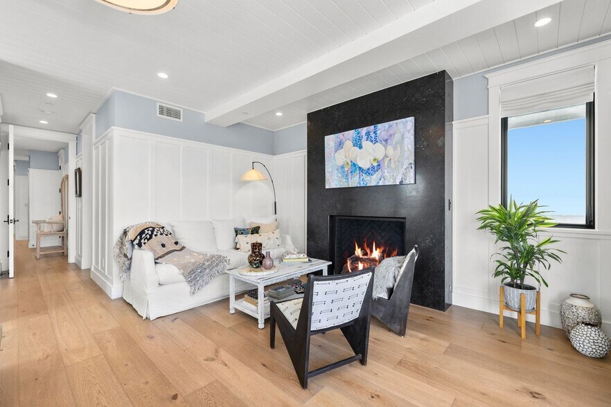 Building Photo - 201 Opal Ave