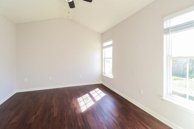 Building Photo - 6720 Fortescue Dr