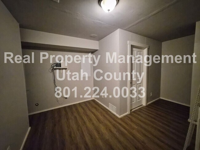 Building Photo - Townhome in Eagle Mountain