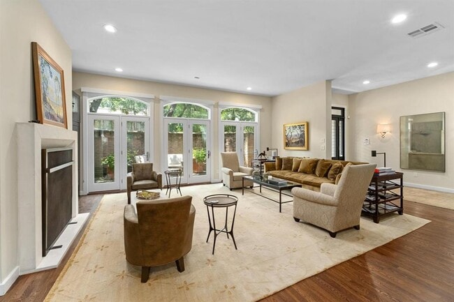 Building Photo - 3718 Bridle Path