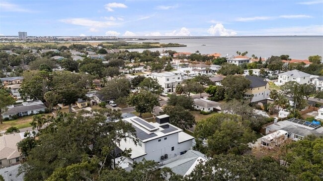 Building Photo - 3624 S Gardenia Ave