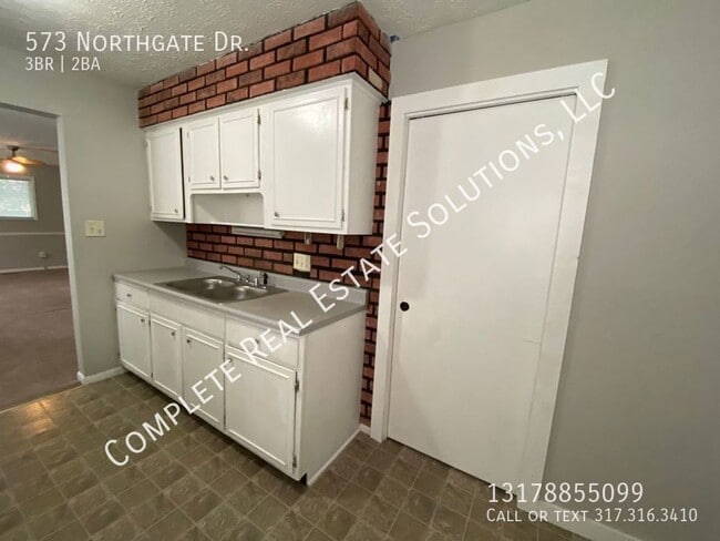 Building Photo - 573 Northgate Dr