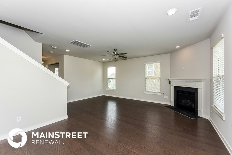 Building Photo - 389 Black Thorn Ln