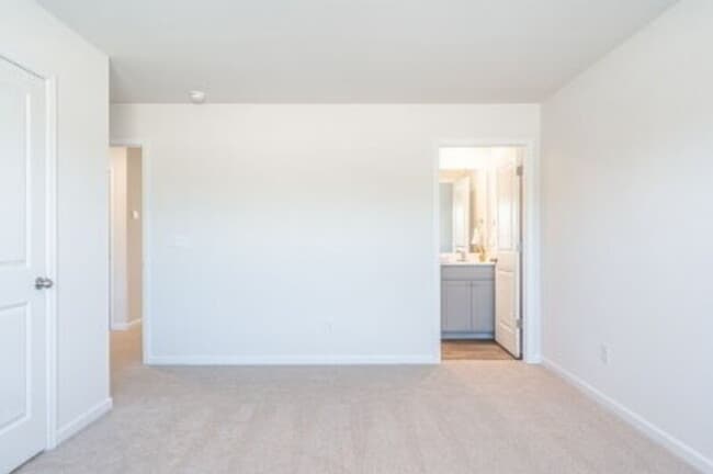 Building Photo - 205 Maddox Dr