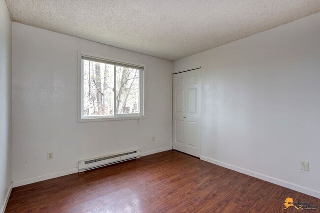 Building Photo - Charming 3 Bedroom Ranch Style Condo in East Anchorage – Ideal Location!