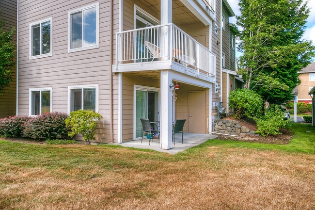 Building Photo - Beautiful 3 Bedroom Bordeaux Condo with 2 ...