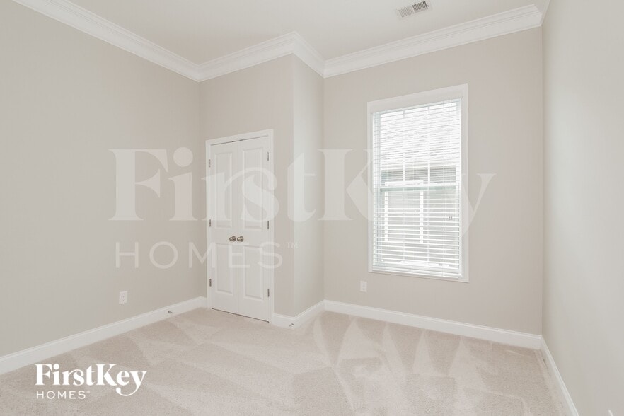 Building Photo - 3817 Norman View Dr