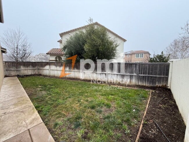 Building Photo - 1275 Dartmouth Cir