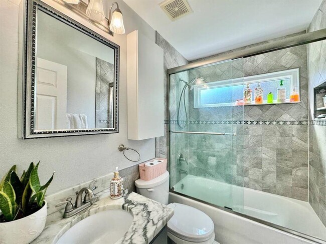 Building Photo - 13035 Royal George Ave