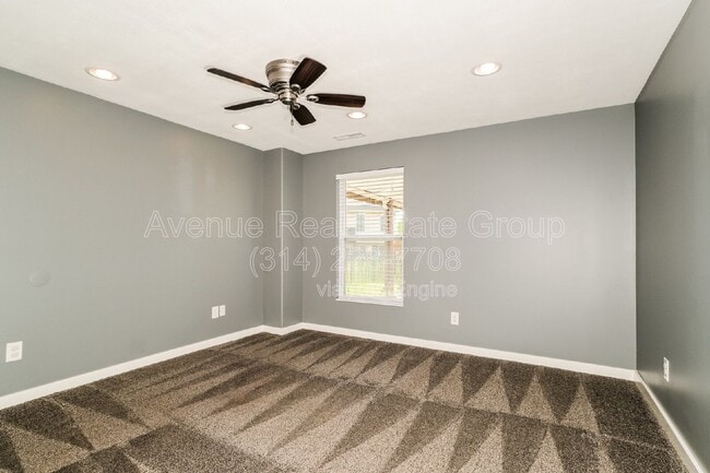 Building Photo - 730 Sunset Ln