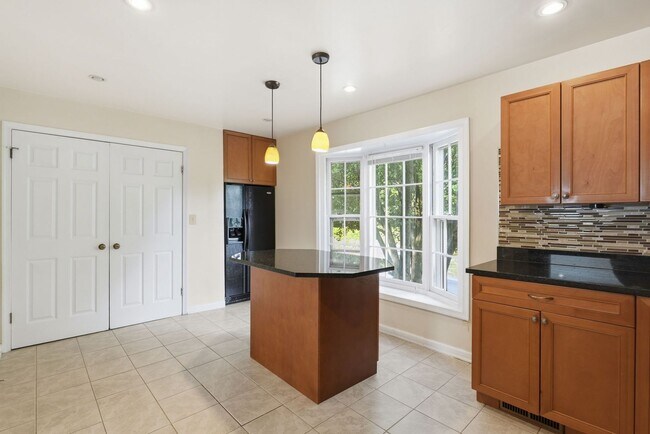 Building Photo - 6012 Crown Royal Cir
