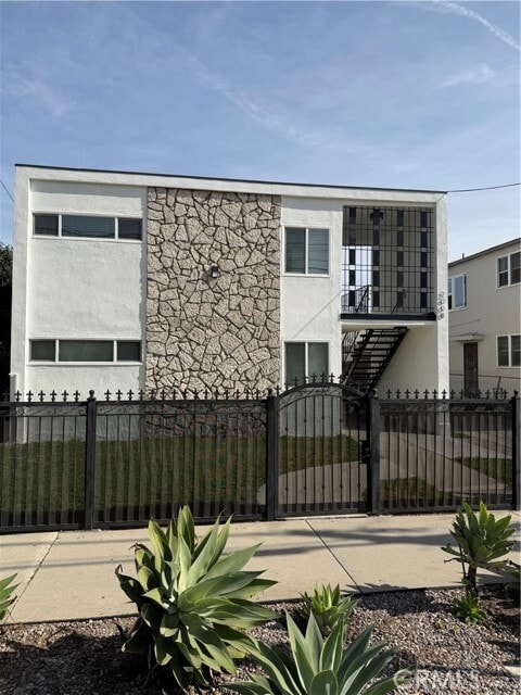 Building Photo - 2008 Griffin Ave