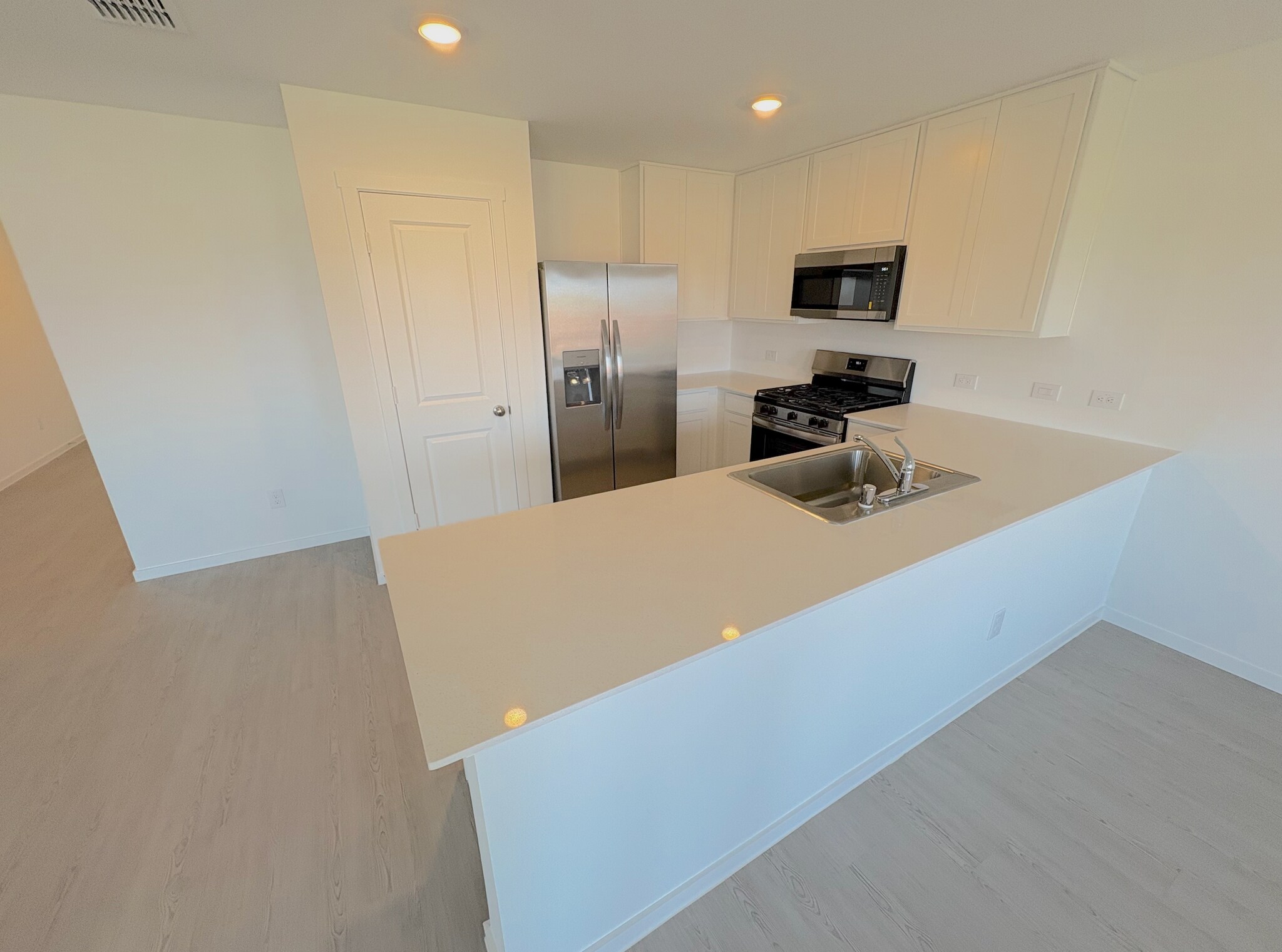 Building Photo - 15020 Reyes Rd