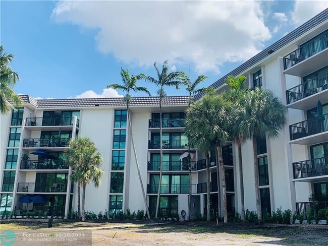 Building Photo - 1000 River Reach Dr