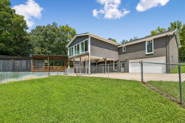 Building Photo - 326 Draper Cir