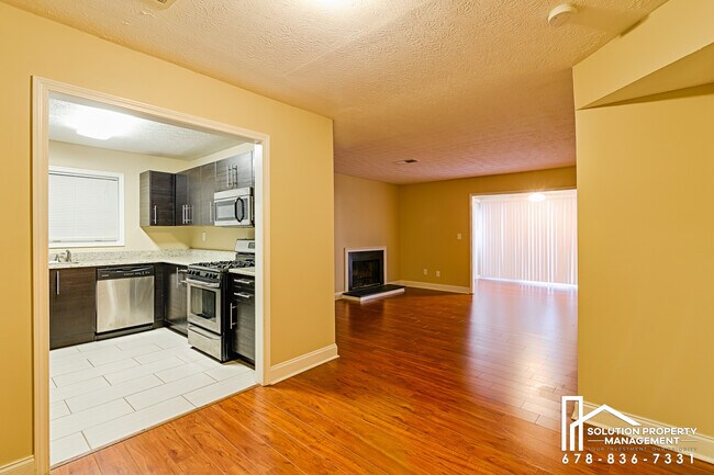 Building Photo - 1808 Augusta Dr