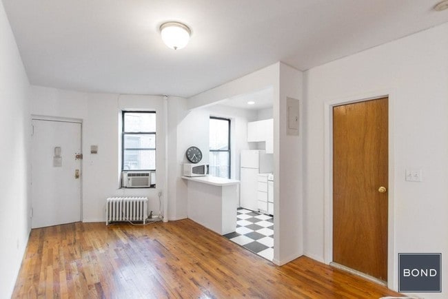 Building Photo - 425 East 65th Street