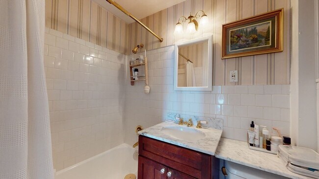 Building Photo - 295-297-297 Beacon St