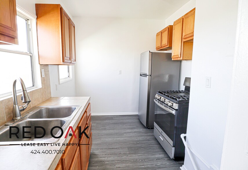 Building Photo - 527 W 15th St