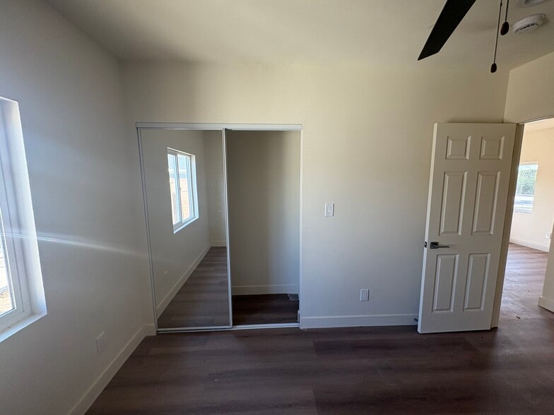 Building Photo - 124 E Cypress Ave