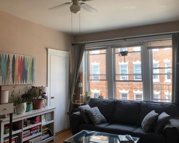 Primary Photo - 229 Kelton St