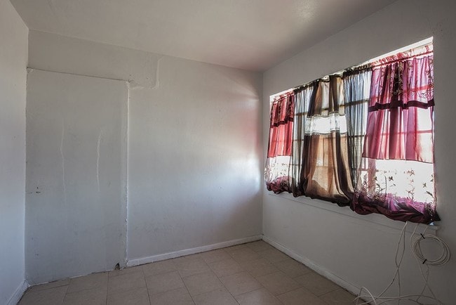 Building Photo - 2 br, 1 bath House - 1113 Huckleberry