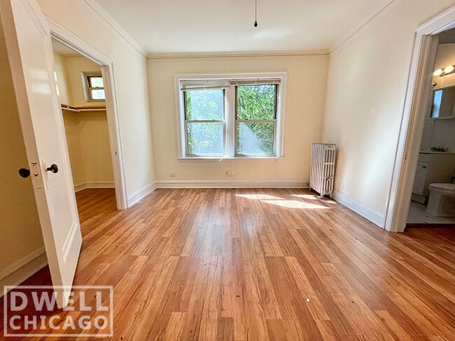 Building Photo - 2500 N Sawyer Ave