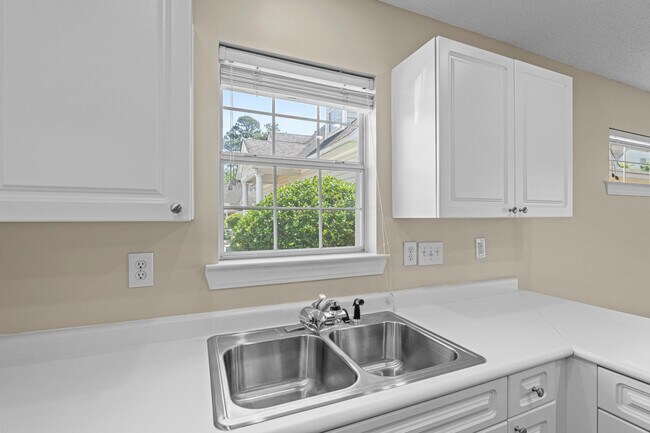 Building Photo - 118 Saddle Chase Ln