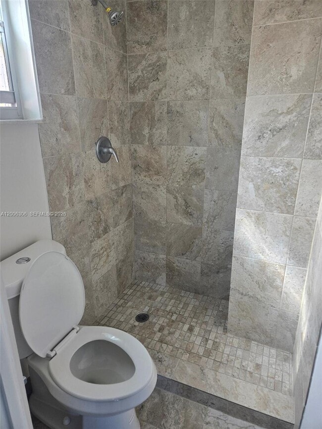 Building Photo - 9011 NE 4th Avenue Rd