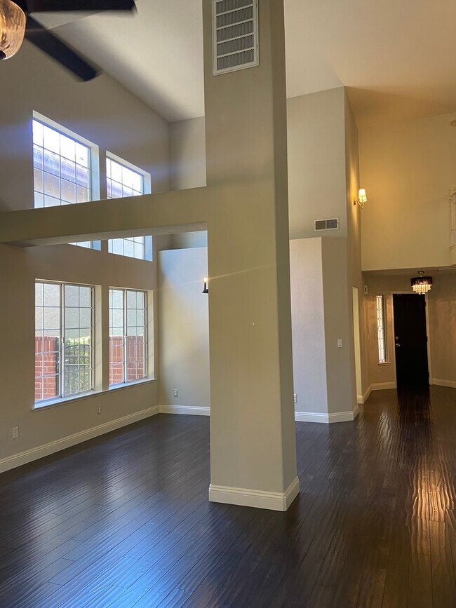 Building Photo - American River Canyon Folsom - 3 Bdrm, 3 Bath in gated community