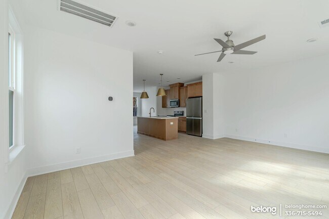 Building Photo - 2120 Opulent Oaks Ln