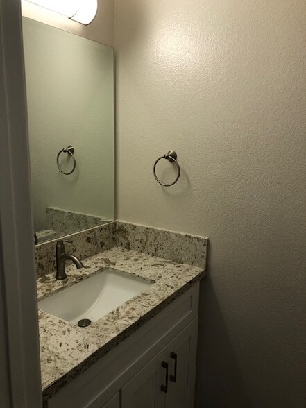 Building Photo - 1119 W Francis St