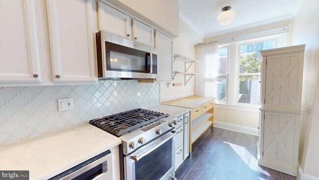 Building Photo - 5506 4th St NW