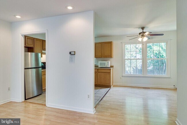 Building Photo - 9911 Whitewater Dr