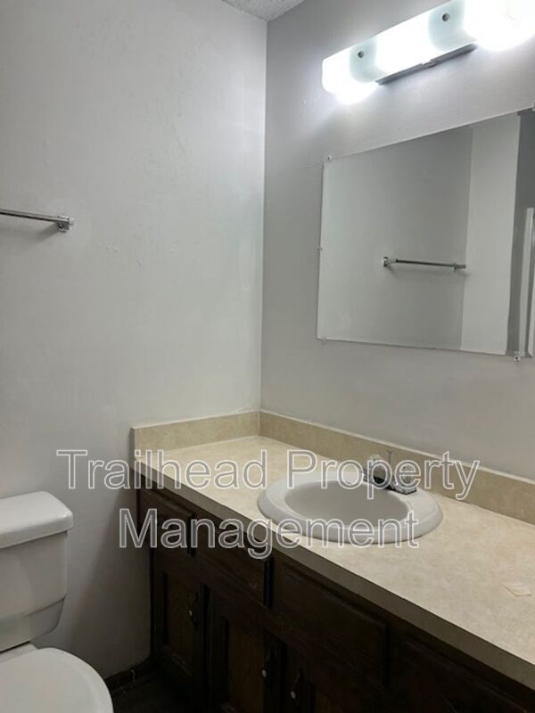 Building Photo - 8307 Woodson Dr