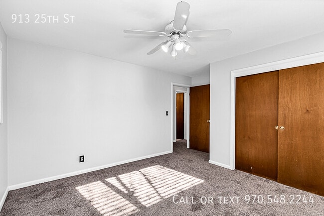 Building Photo - 913 25th St